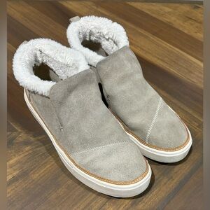 Toms Women's Size 9 Paxton Cobblestone Suede Water Resistant Faux Fur Shoes